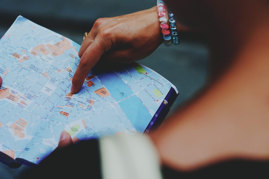 map, tourism, lost, direction, guide, tourist guide, travel, traveler, world, holiday, paper, world map, view, planning, details, style, woman, europe